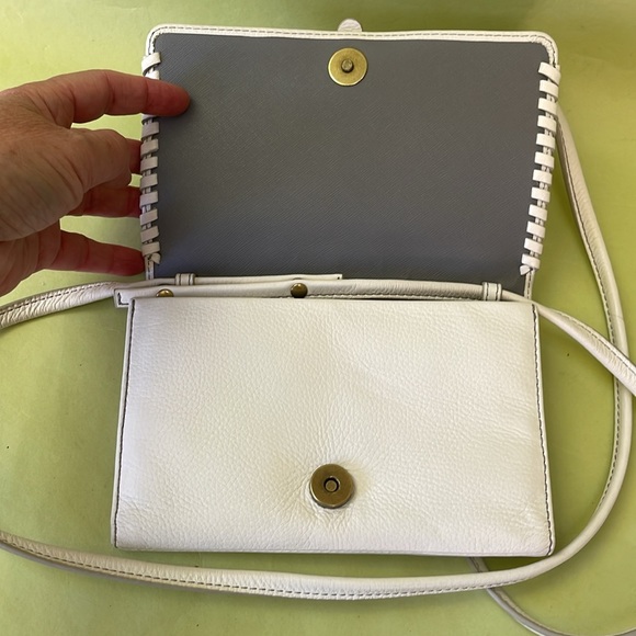 Light cream Fossil pebbled leather crossbody bag/clutch - Picture 9 of 15